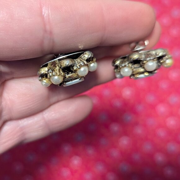 Vintage Estate Statement Earrings Faceted Faux Pearl MCM Round Cluster Gold Tone - Picture 7 of 10